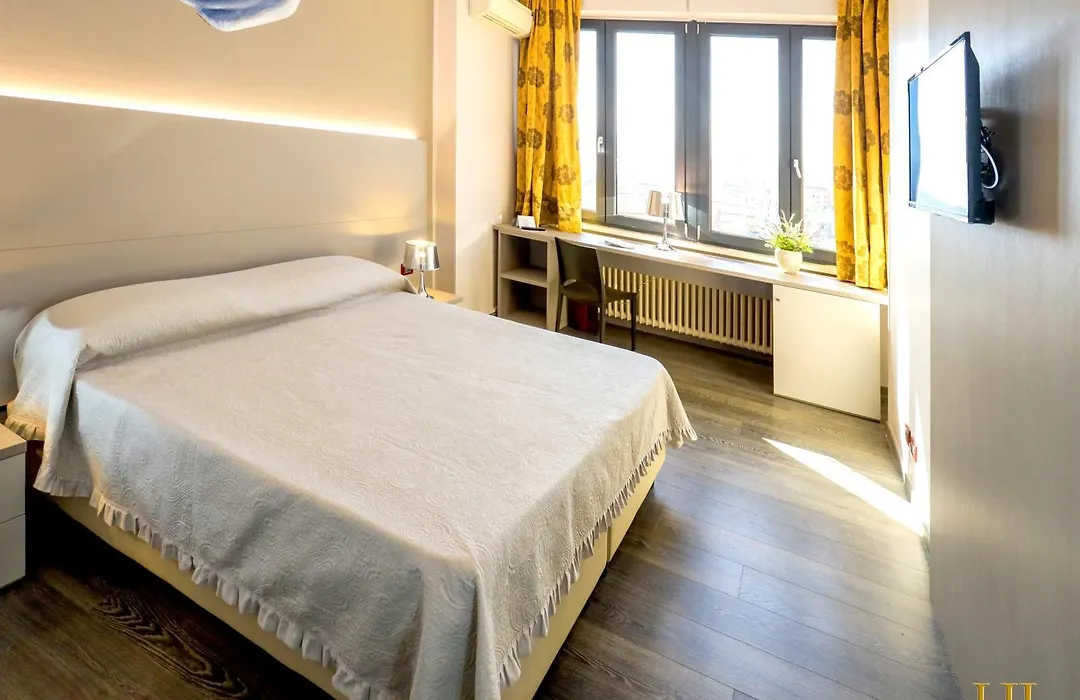 Hotel Italia-1